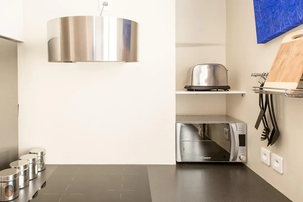 Apartment Marais Centre Pompidou Id 233