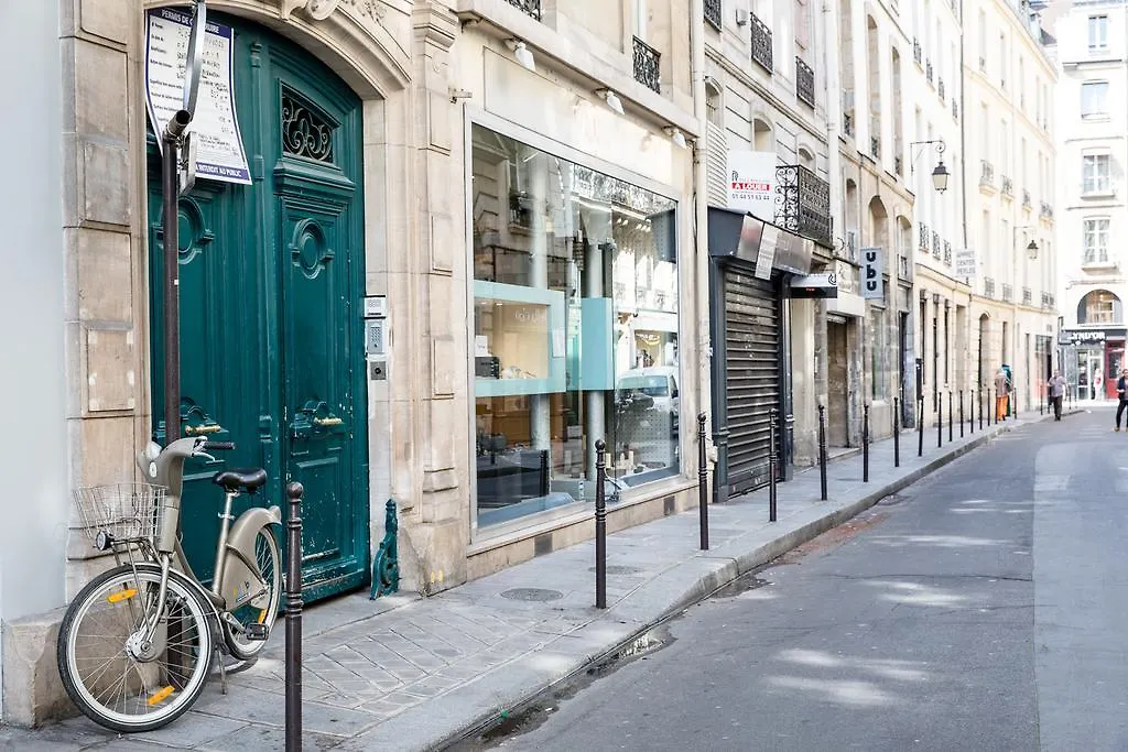 Апартаменты Marais Centre Pompidou Id 233 *